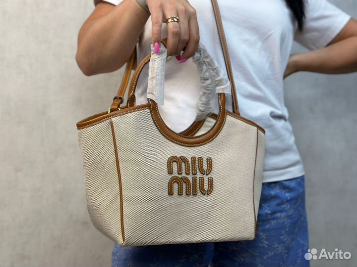 Cумка шоппер Miu Miu через плечо