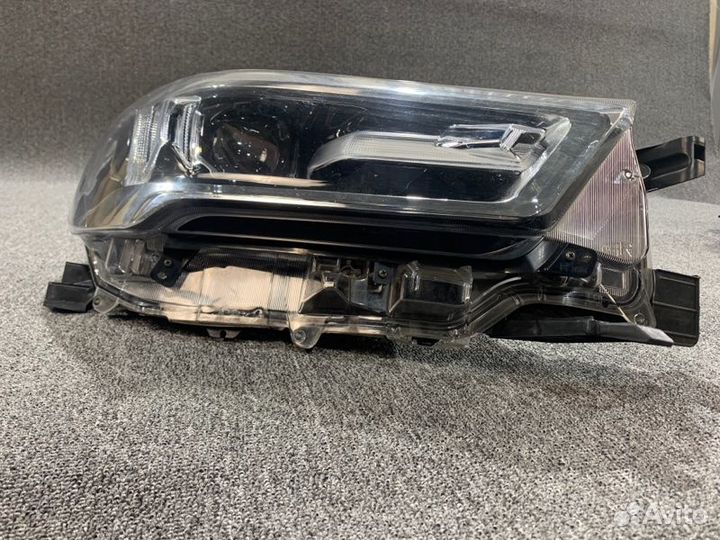 Фары передние (пара) передние Toyota Hilux Revo