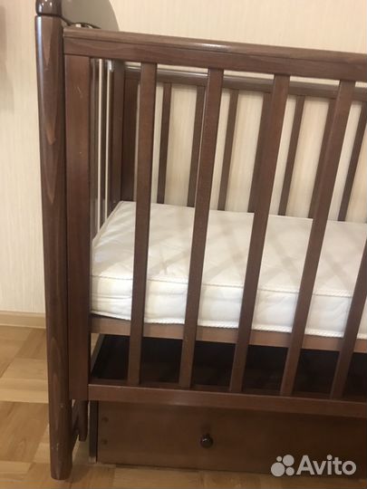 Кроватка детская с матрасом