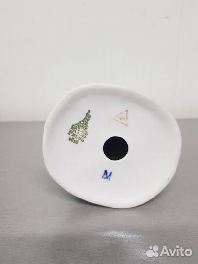 Статуэтка фарфоровая 