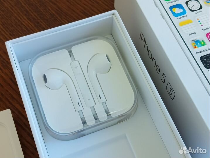 Наушники Apple EarPods 3.5 мм (новые)