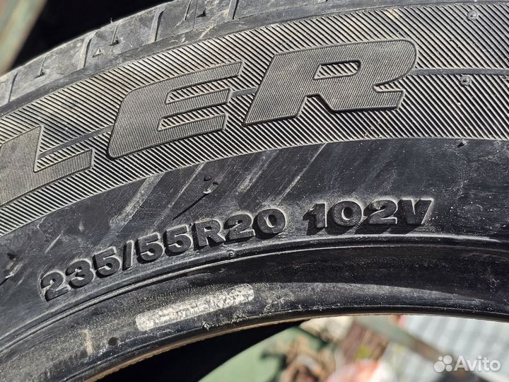 Bridgestone Dueler H/L 33 235/55 R20 102V