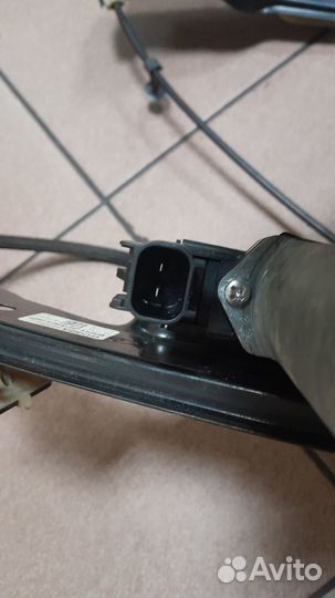 Стеклоподъёмник передний левый Ford Focus 3