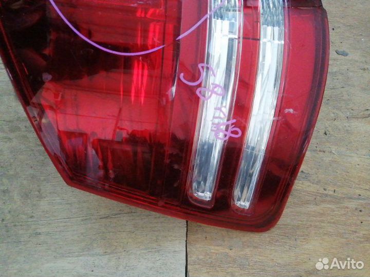 Стоп-сигнал задний правый Toyota Alphard ANH10