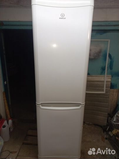 Холодильник indesit. Доставка