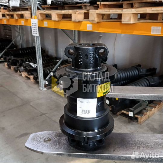 Каток опорный Liebherr R310B