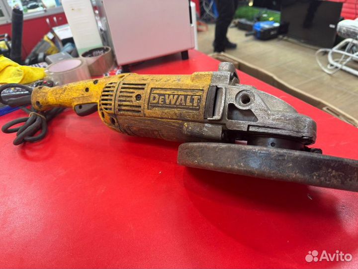 Болгарка Dewalt DWE 490-KS