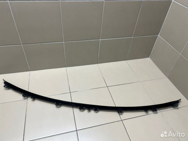 Молдинг капота Volvo Xc90 80 тыс.км. 2.0 D420T2