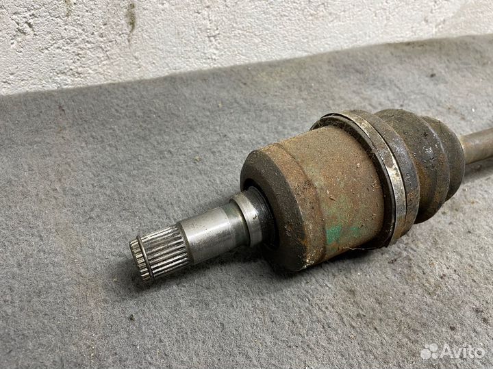 Привод левый Mazda 626 GC