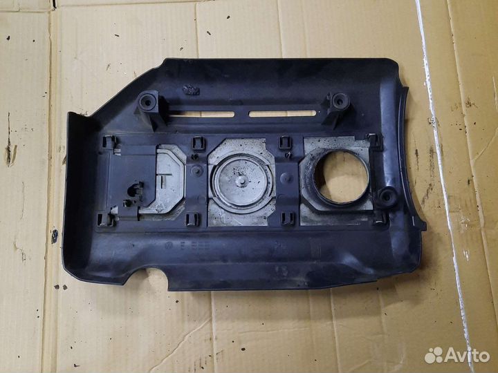 Крышка двигателя декоративная VW Passat B6