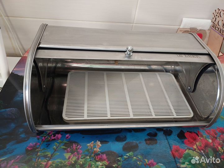 Хлебница металлическая