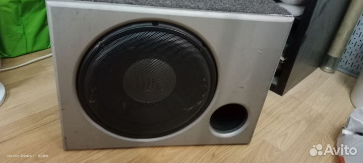 Сабвуфер JBL