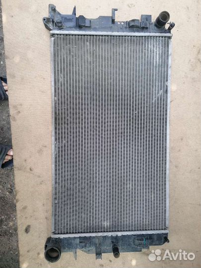 Радиатор охлаждения Мерседес sprinter 906
