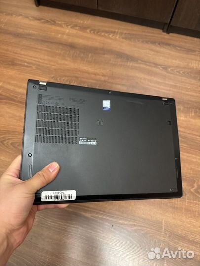 ThinkPad T490s i7-8665u 16gb 256ssd Touch IPS