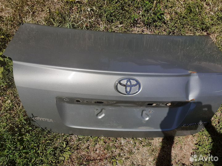Крышка багажника Тойета авенсис 2