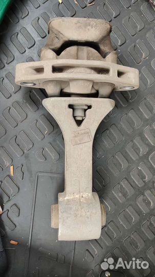 Задняя опора двигателя Hyundai i30 gd