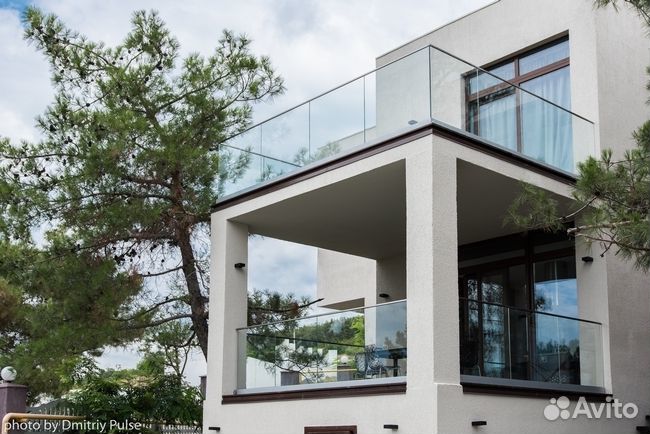 Стеклянное ограждение балконов