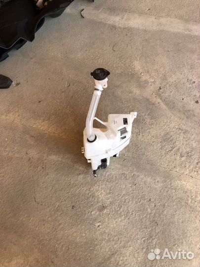 Бочек омывателя Toyota Camry v70