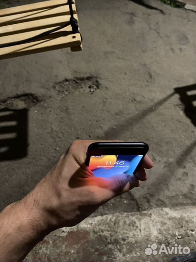 Телефон iPhone 7