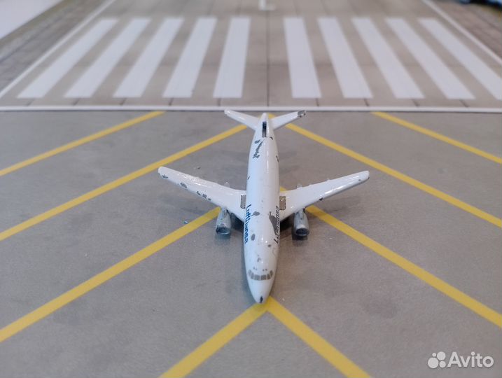 Самолёт Boeing 737-300 