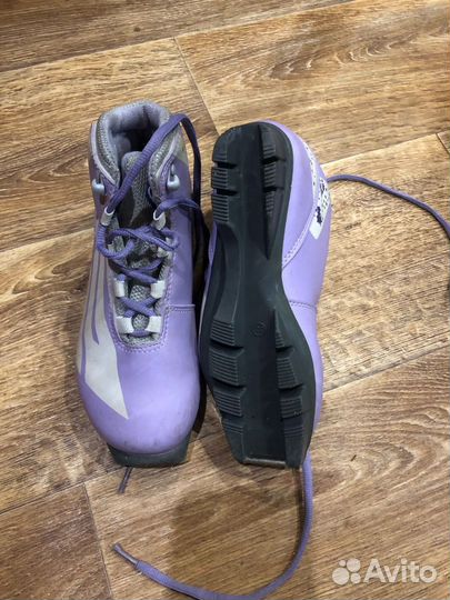 Детские пластиковые лыжи