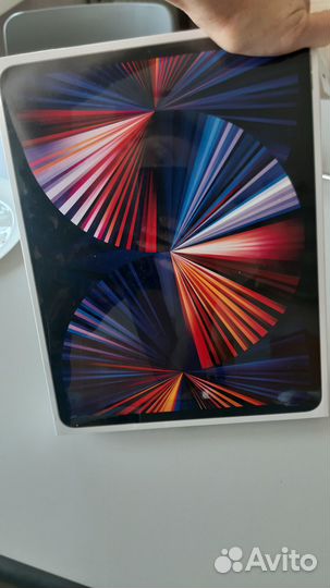 iPad Pro 12.9-inch (5 th Generation) wi-fi +