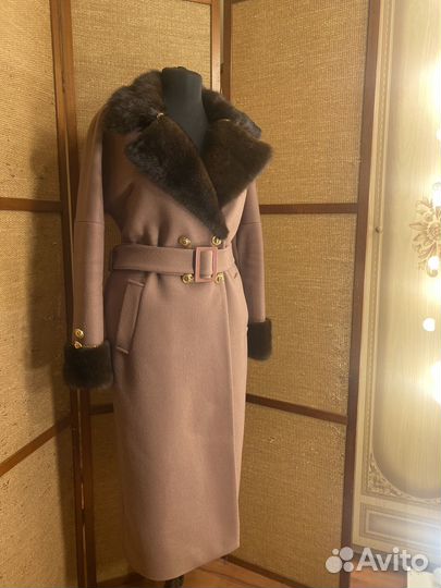 Пальто с мехом норки s