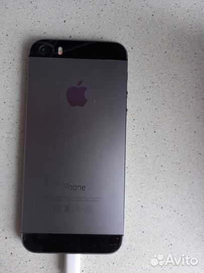 Телефон iPhone 5s