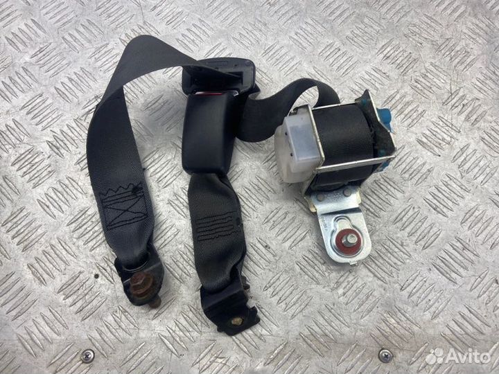 Ремень безопасности задний Hyundai Elantra HD 1.6