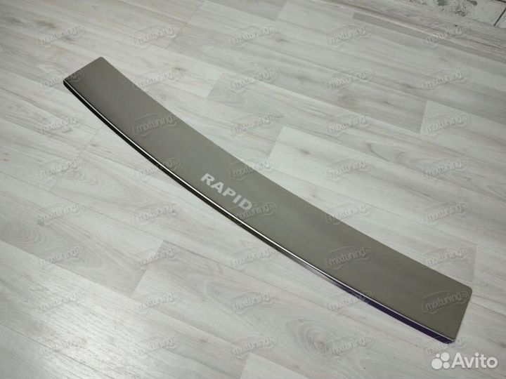 Накладка на задний бампер Skoda Rapid (новая)