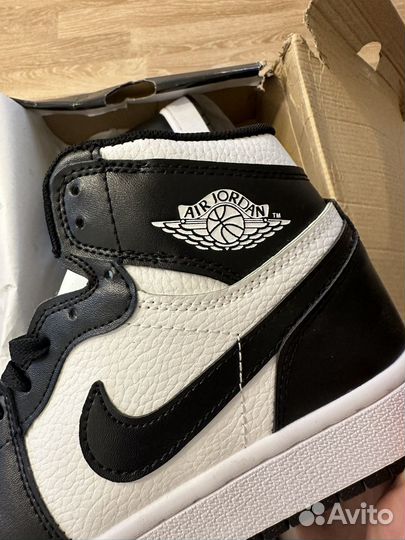 Nike air jordan 1 mid черные