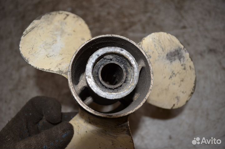 Винт 9 7/8X11 1/4-F лодочный мотор