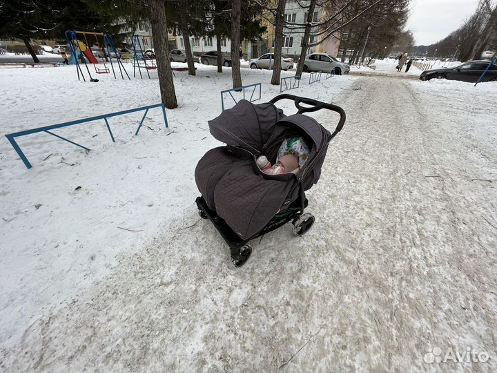 Коляска для двойни Carrello Connect 2в1