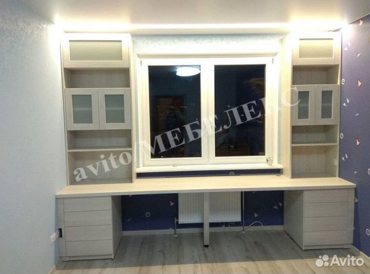 Рабочая зона у окна