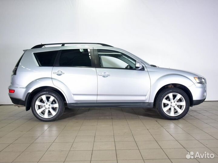 Mitsubishi Outlander 2.4 CVT, 2011, 136 241 км