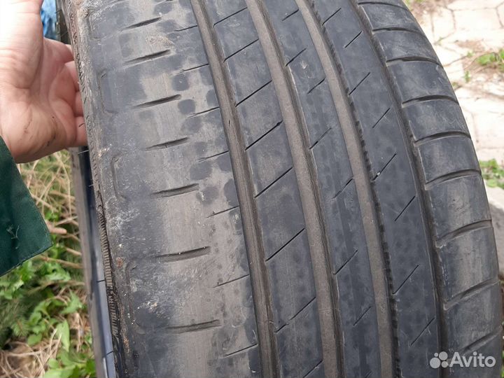 Goodyear EfficientGrip Performance 255/45 R17 94W