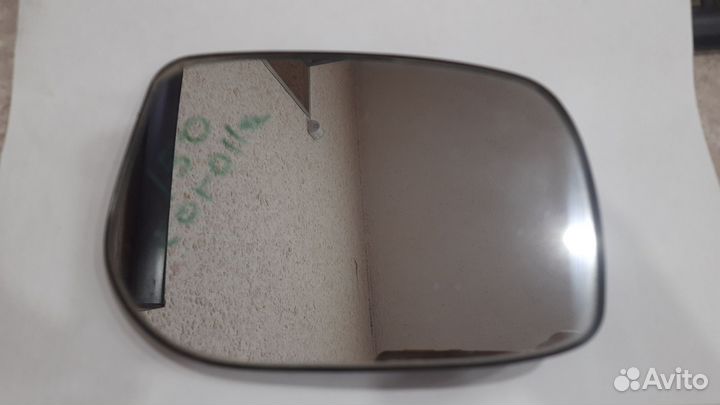 Toyota Corolla 150 зеркальный элемен правый