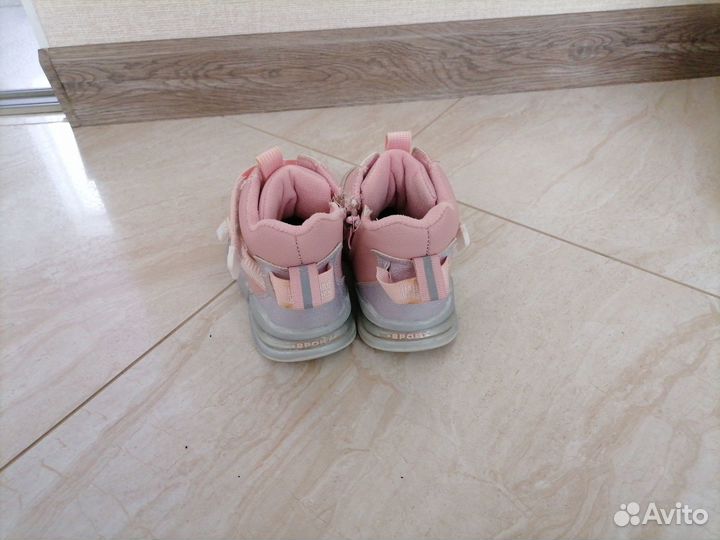 Димесезонные ботинки