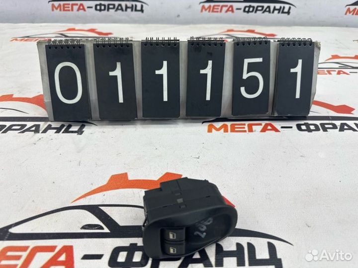 Блок управления стеклоподъемниками передний левый
