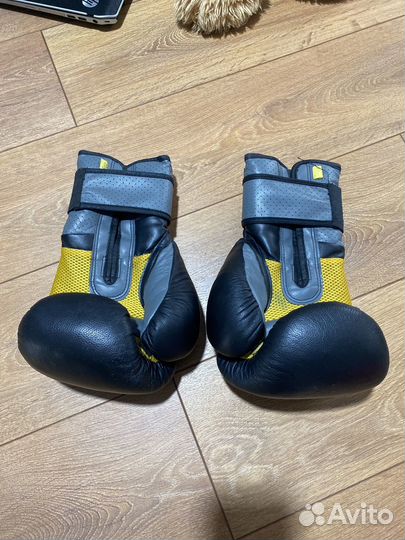 Боксерские перчатки everlast pro leather strap 16