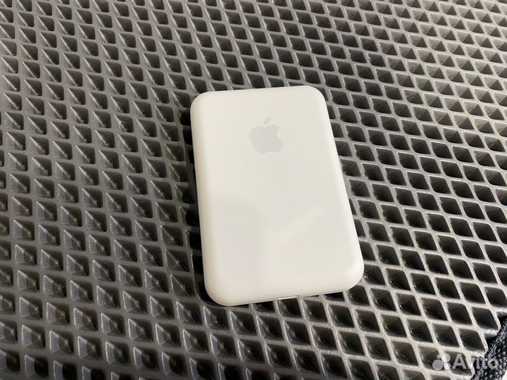 Apple magsafe battery pack