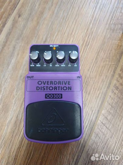 Гитарная педаль behringer