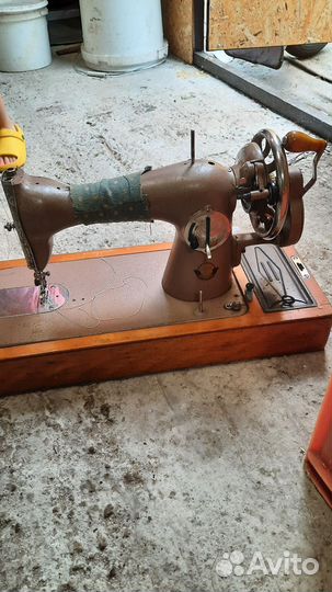 Швейная машина Подольск ручная