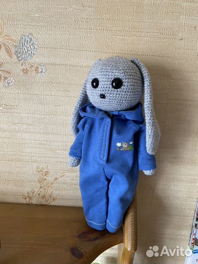 Вязаный заяц