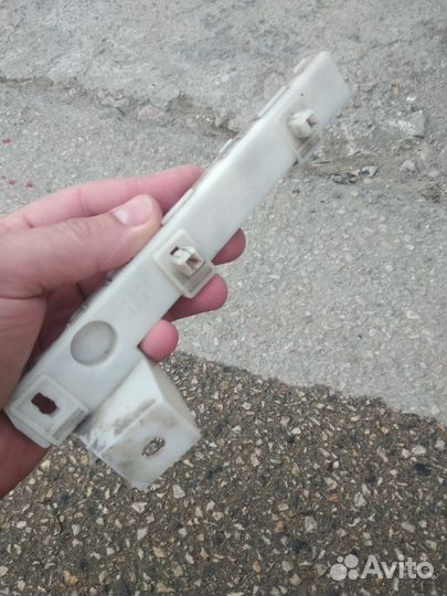 Кронштейн переднего бампера mitsubishi lancer 10