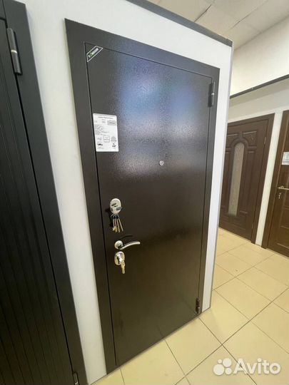 Дверь входная 