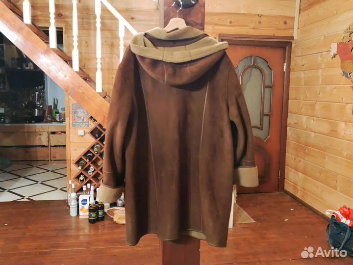 Легкая натуральная дубленка большого размера