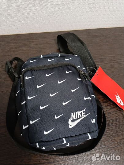 Сумка через плечо nike swoosh