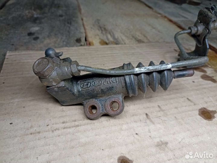 Главный/рабочий цилиндр сцепления Hyundai Solaris1