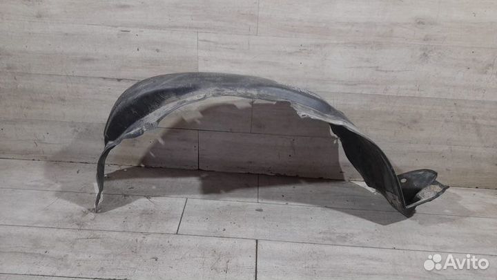 Подкрылок передний левый Toyota Land Cruiser Prado